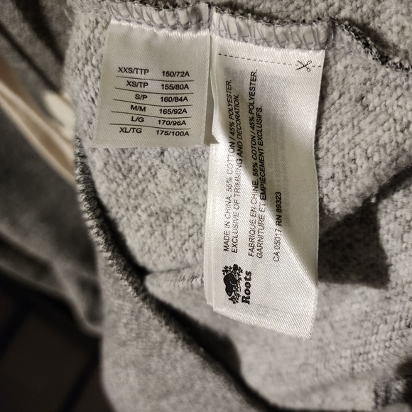 EUC ✅️ Roots Salt and Pepper Kanga Sweater - Picture 5 of 11